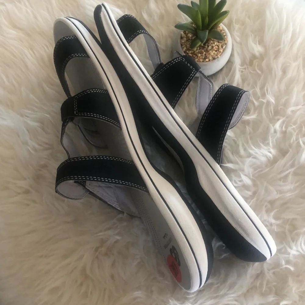 CLOUDSTEPPERS Sandals Black w/White Topstitching Cushy 1.5” Heel EUC - Picture 5 of 7
